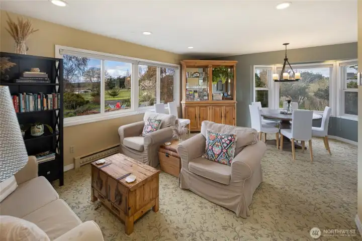 Inn Second story living room