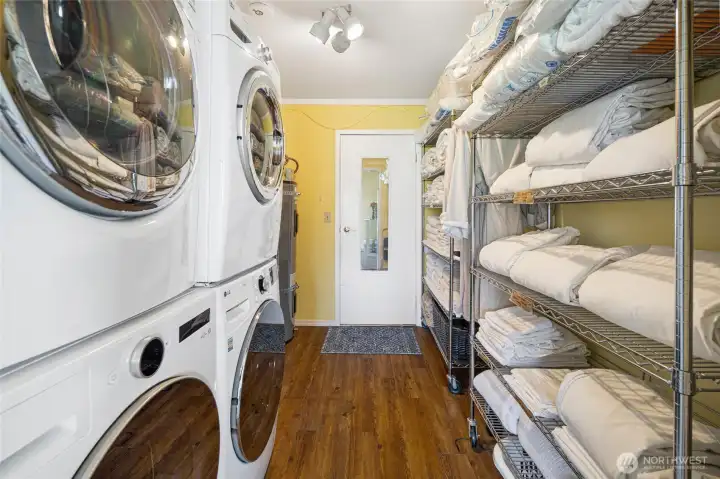 Laundry utility room