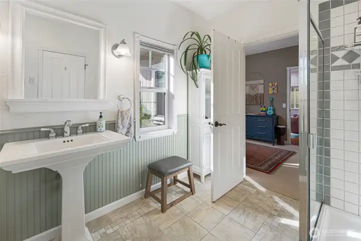 Cottage guest bathroom