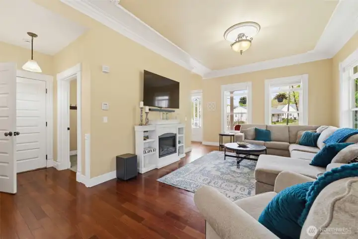 Home comes with or without current furniture