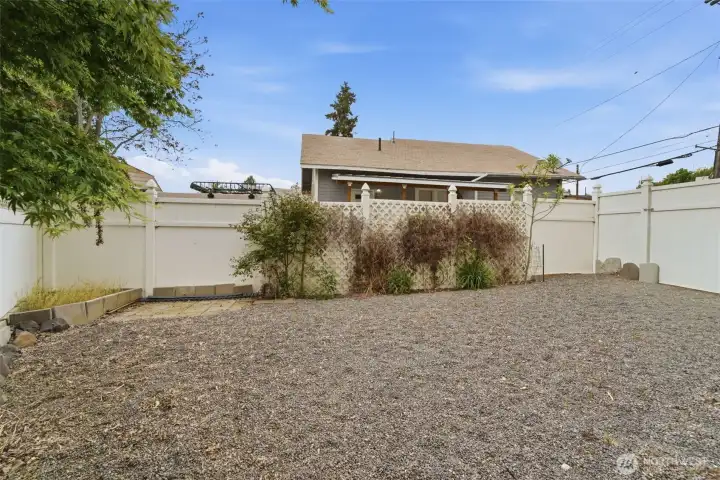 Open space to store your bikes, set up a playground or let your pets stretch their legs