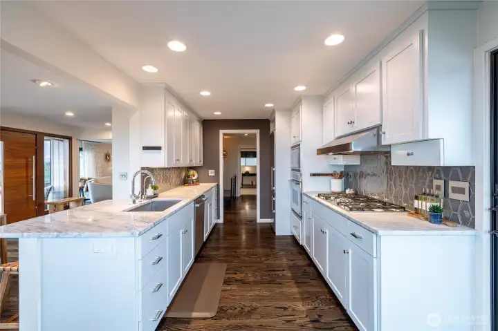 Hi end appliances and marble surfaces. Hi end appliances and marble surfaces.