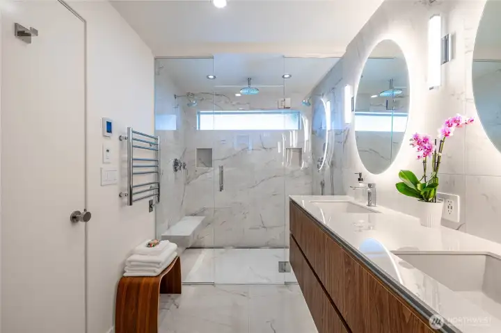 En Suite bath includes triple head shower, towel warmer, heated floors En Suite bath includes triple head shower, towel warmer, heated floors