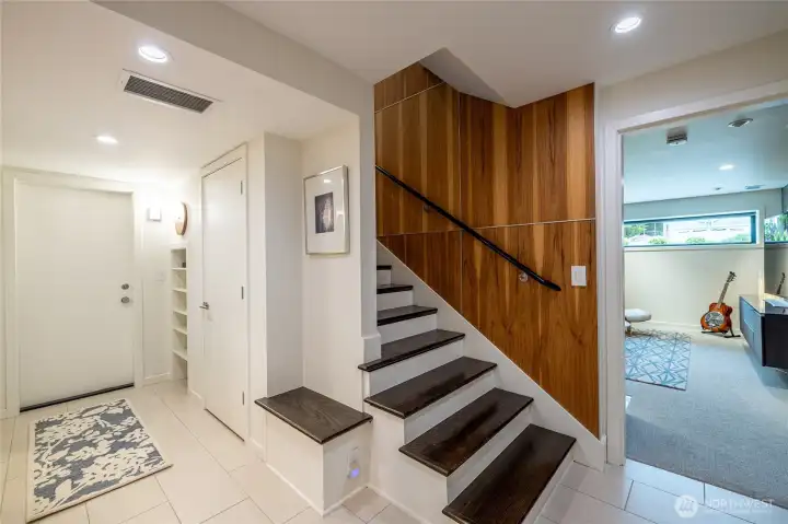 Lower level with heated tile floor connects to large 2 car garage. Lower level with heated tile floor connects to large 2 car garage.