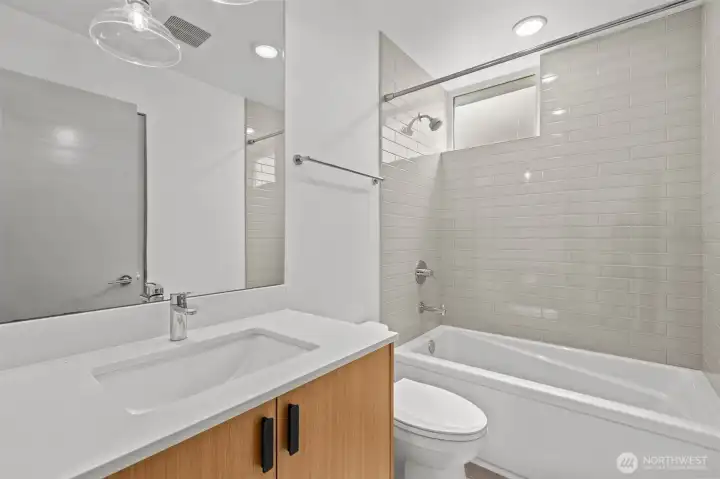 Shared full bathroom Shared full bathroom
