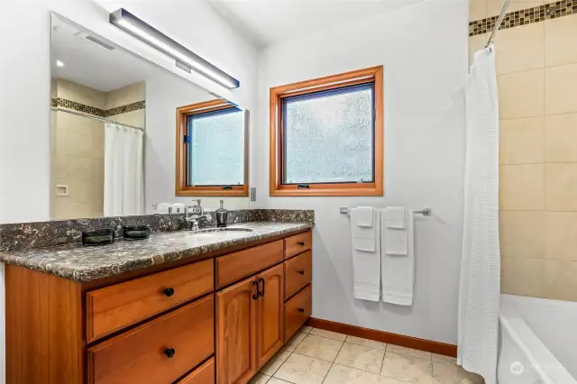 Upper-level full guest bathroom