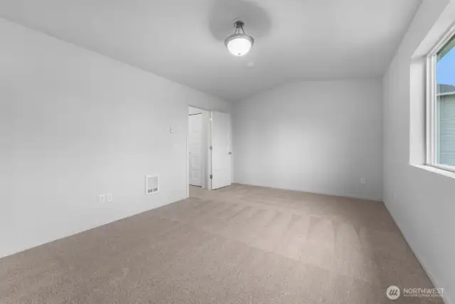 Photographs are for illustrative purposes only. Features, finishes, interior/exterior colors, landscaping and floorplan shown may vary from actual homes built.