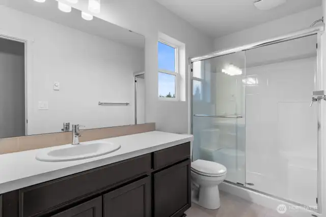 Photographs are for illustrative purposes only. Features, finishes, interior/exterior colors, landscaping and floorplan shown may vary from actual homes built.