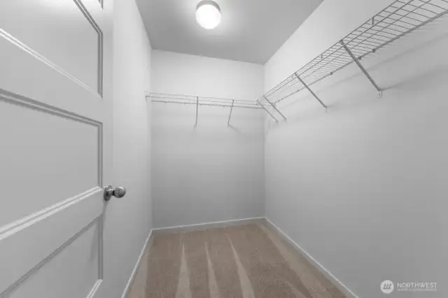 Photographs are for illustrative purposes only. Features, finishes, interior/exterior colors, landscaping and floorplan shown may vary from actual homes built.