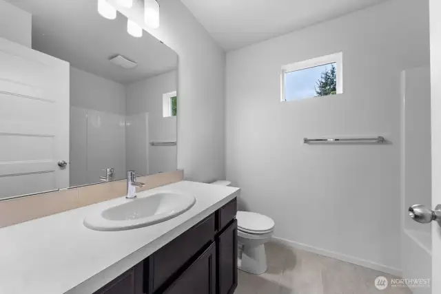 Photographs are for illustrative purposes only. Features, finishes, interior/exterior colors, landscaping and floorplan shown may vary from actual homes built.