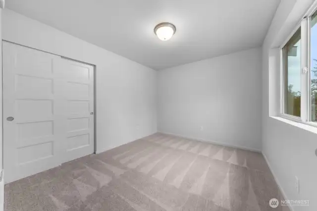 Photographs are for illustrative purposes only. Features, finishes, interior/exterior colors, landscaping and floorplan shown may vary from actual homes built.