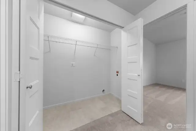 Photographs are for illustrative purposes only. Features, finishes, interior/exterior colors, landscaping and floorplan shown may vary from actual homes built.