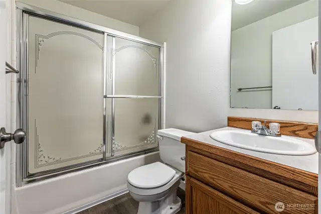 Main Flr Bathroom