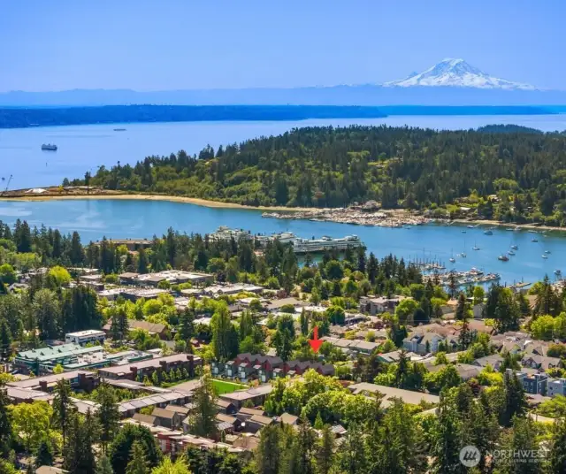 Location, location, location! Enjoy close proximity to the Seattle ferry and downtown Winslow's charming eateries, cafes, shops, and galleries. Additionally, you'll find parks, beaches, and Bainbridge Island's top-rated schools all within easy reach.