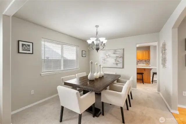 Entertaining size dining room.