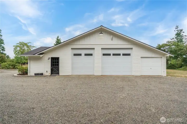 Huge attached garage & shop
