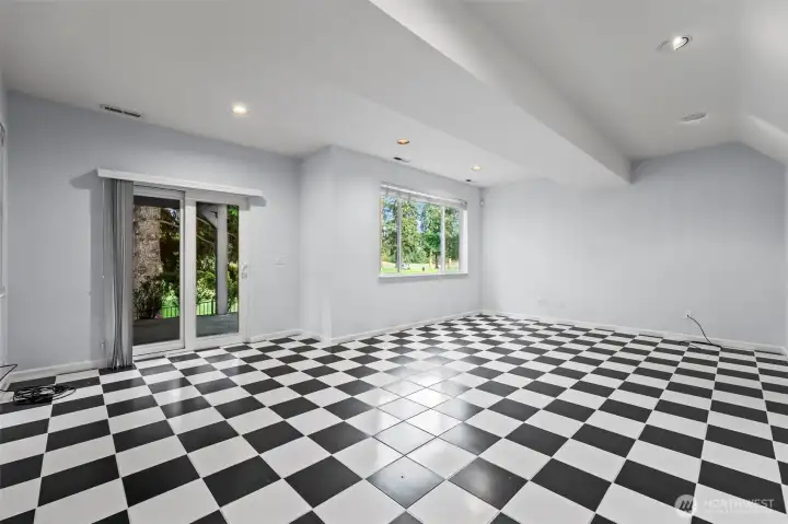 Giant basement. Home Gym/2nd living area/rec room