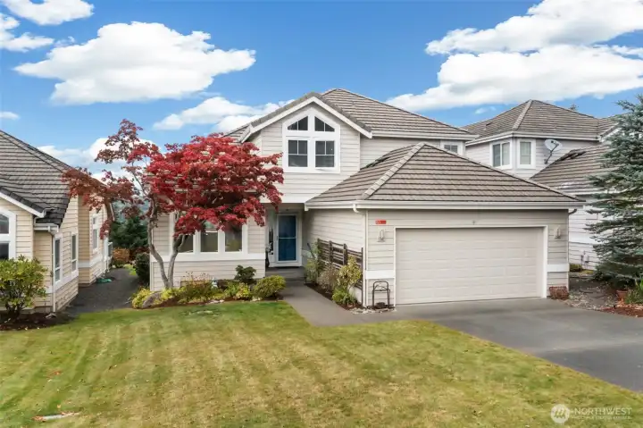 Nestled in an upscale neighborhood, this main level living gem is the one you've been waiting for!