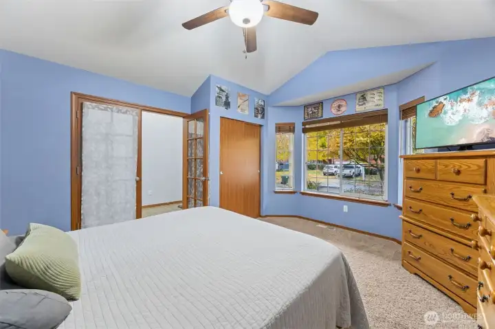 Very cozy 2nd bedroom