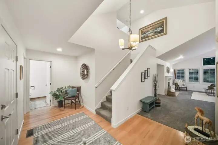 Step into this stunning condo, where a soaring cathedral ceiling bathed in natural light greets you. The seamless open-concept flow invites effortless living.