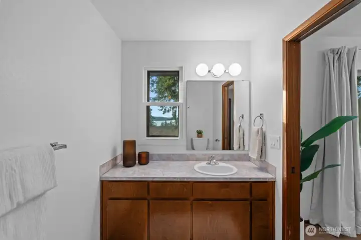 Primary bath ensuite