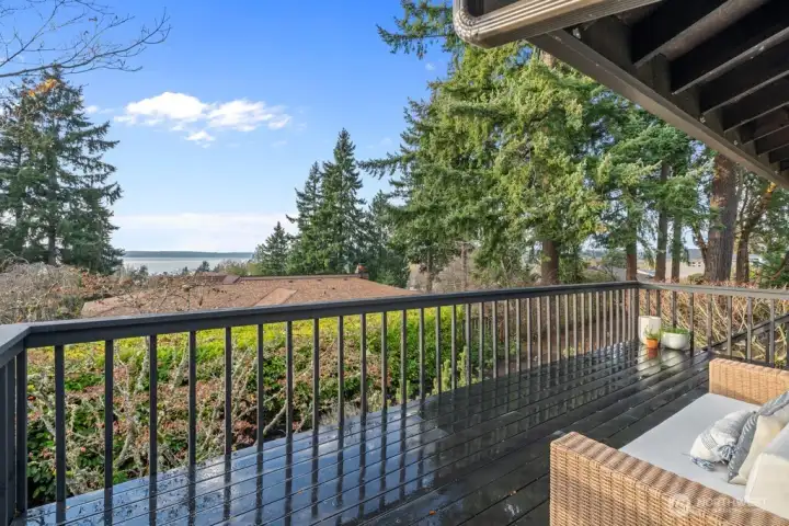 Off the dining is a large West facing view deck