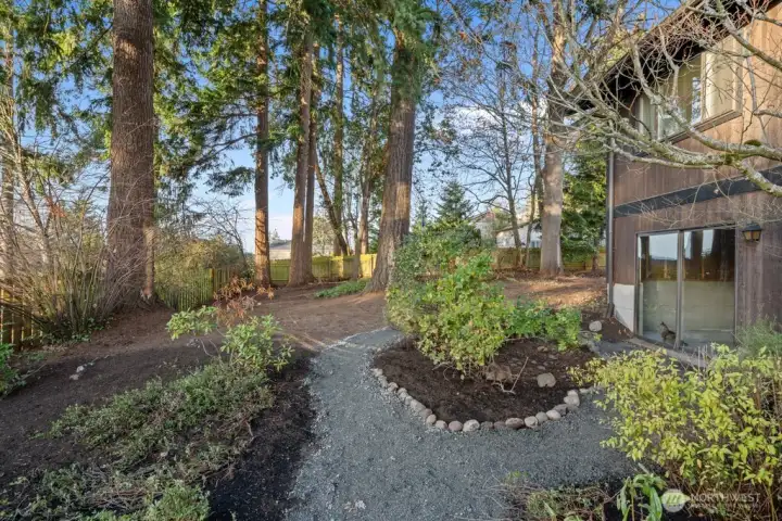 West facing private yard oasis retreat.