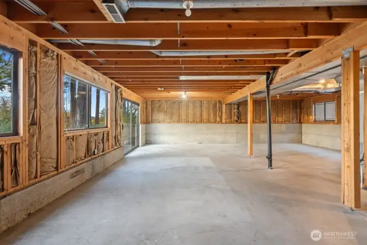 Giant basement waiting for you and your ideas