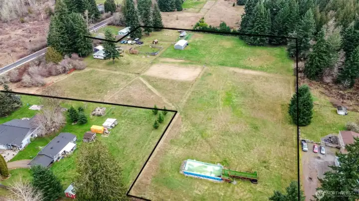 Aerial view of the entire property fully fenced and cross fenced.Lines are estimates only.