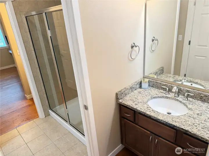 Jack & Jill bed & bathrooms