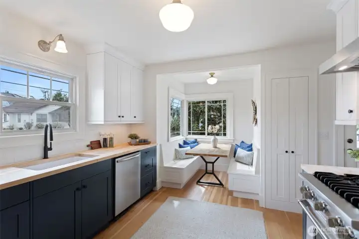 Light fulled eat in breakfast nook