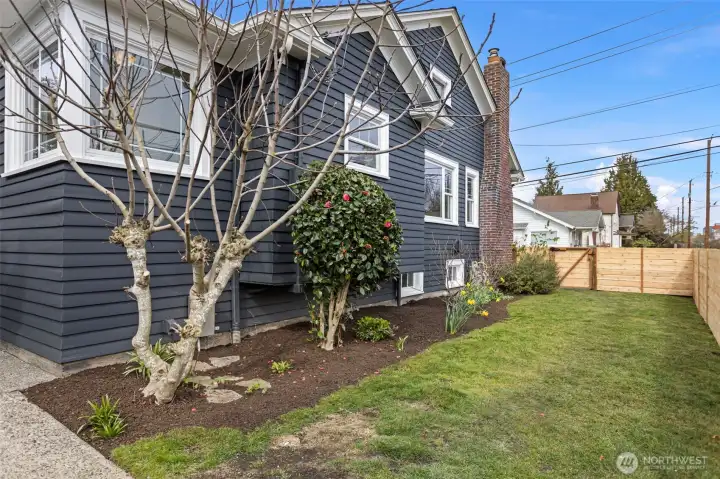 Side yard, fully fenced