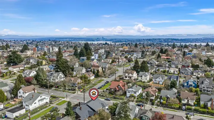 Eastide/Bellevue cityscape and Lake WA