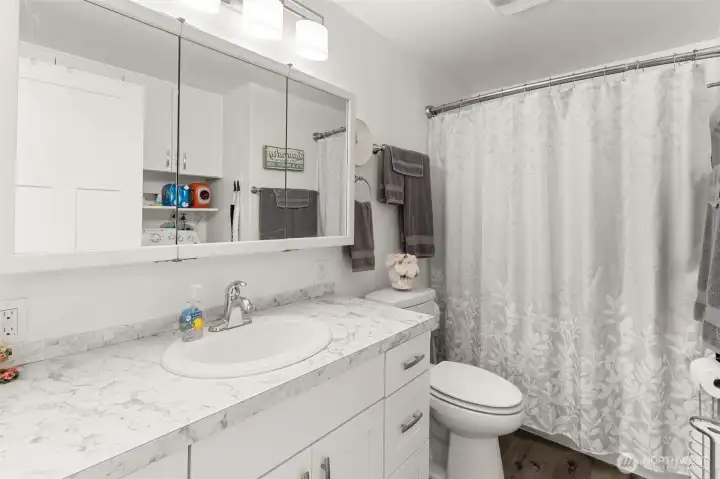 Full bath & Laundry