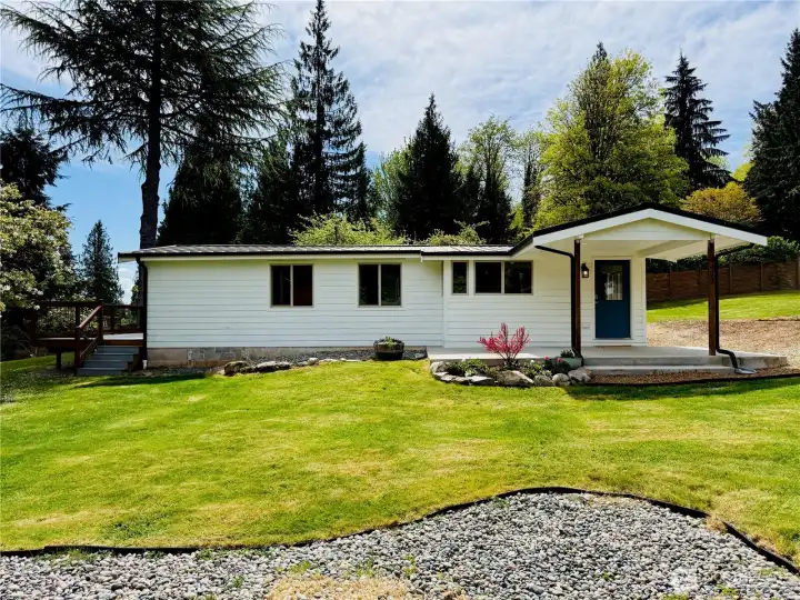 Lots of outdoor space to relax, garden and play!