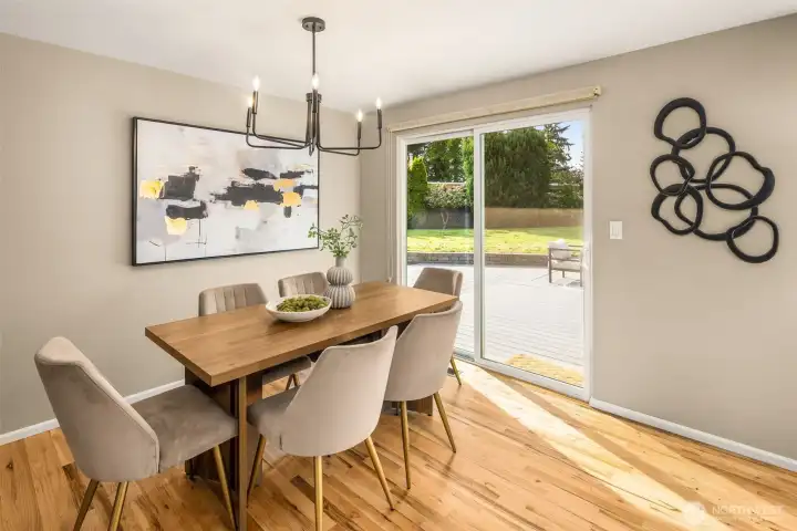 Eat-in Kitchen/Dining - a great use of space