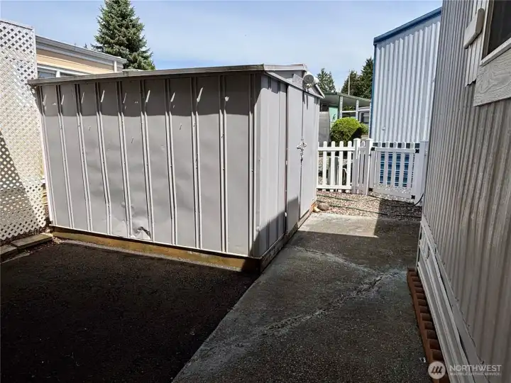 10 X 12 shed another shed aroud the corner