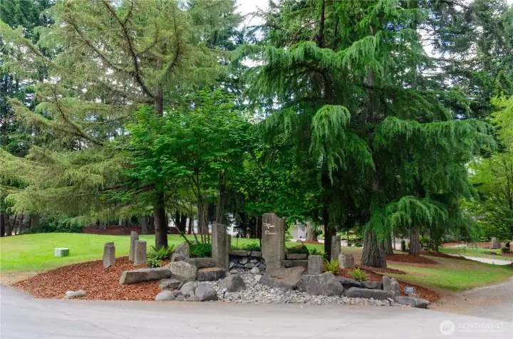 The Entrance to the property. Check Out the house number on the large stone! The Entrance to the property. Check Out the house number on the large stone!