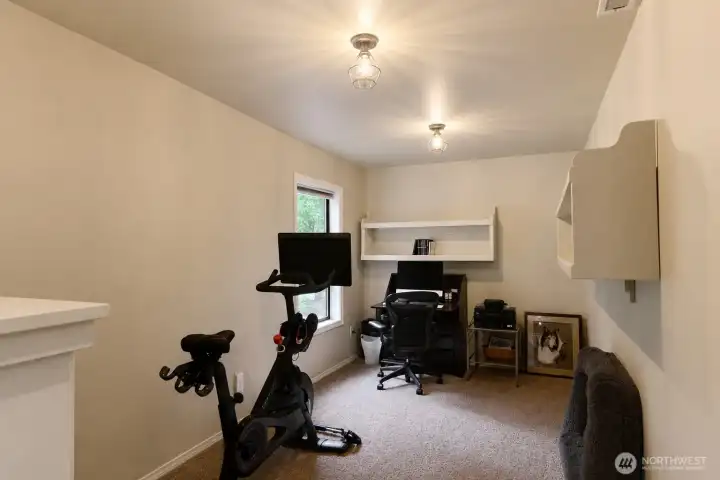 Office/Work Out room or Play room. Use it as you need Office/Work Out room or Play room. Use it as you need