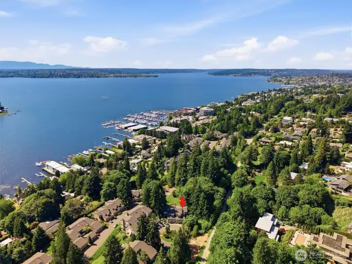 Prime Kirkland location near Carillon Point, waterfront amenities, marinas, dining, and recreation, all set against the backdrop of Lake Washington. Prime Kirkland location near Carillon Point, waterfront amenities, marinas, dining, and recreation, all set against the backdrop of Lake Washington.