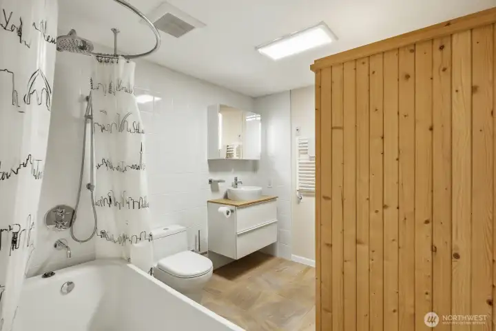 Full Bath Downstairs with soaking tub Full Bath Downstairs with soaking tub