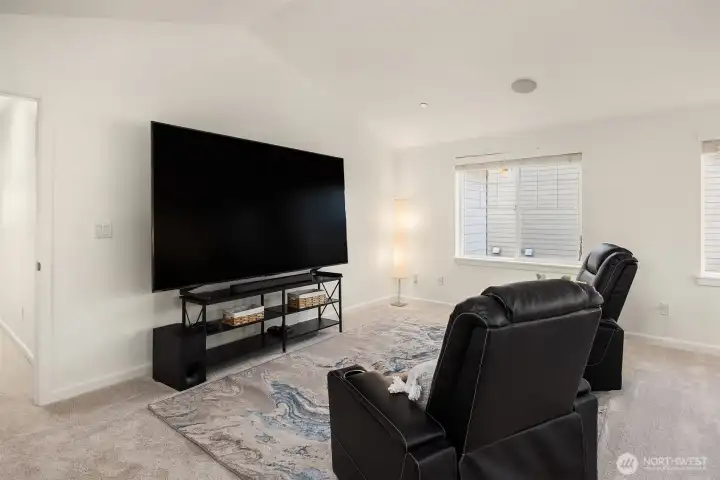 Pics of Bonus Room don't really show the bigness of this room