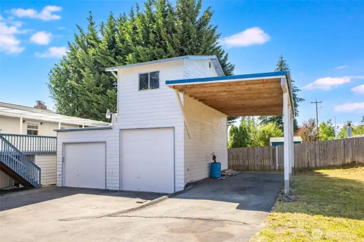 Backyard space and RV parking