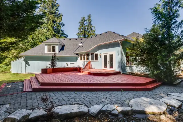 Room for Entertaining on the Expansive Deck