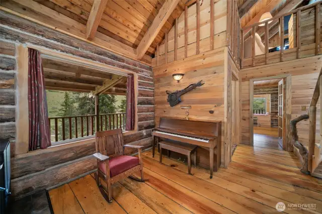 Open Concept Great Room, Vaulted Ceilings