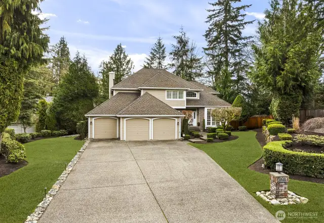 Beautiful Chaffey built home awaits!