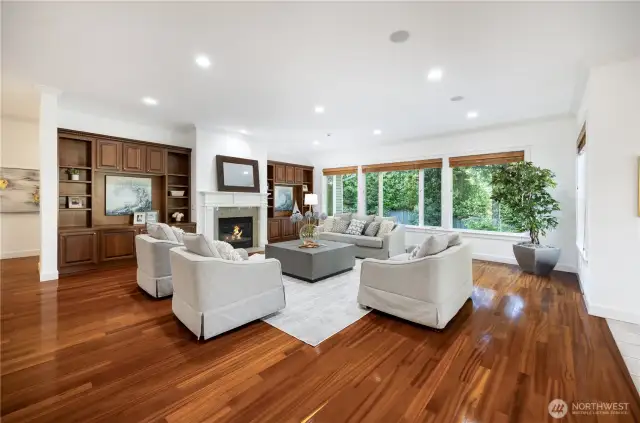 Grand living room