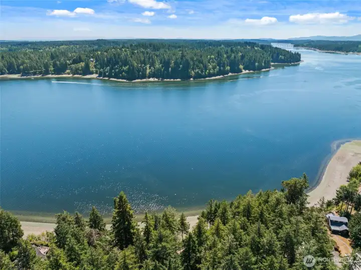 Beach days, boat days, or just soaking in the view — 109 ft of lowbank waterfront at your fingertips.