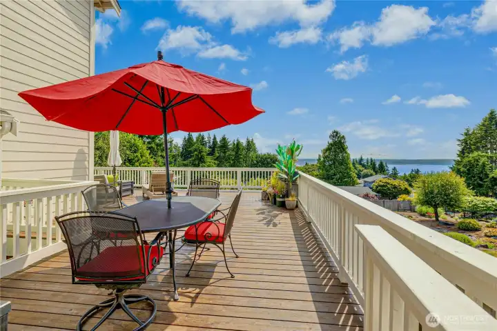 Wrap-Around Deck