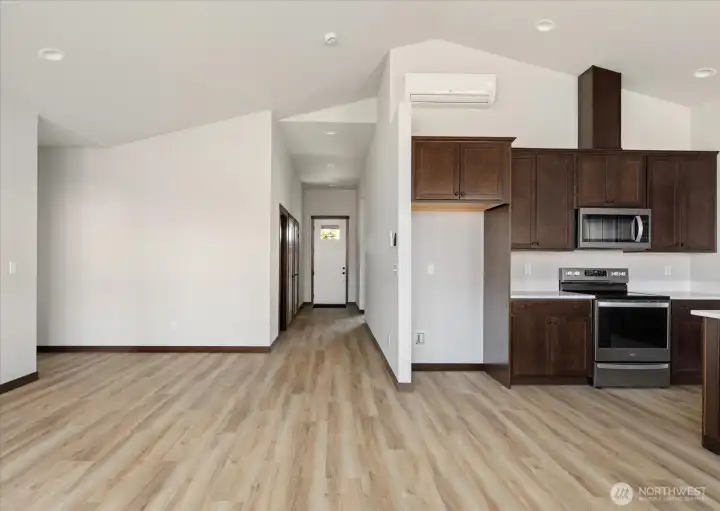 Photos of a similar house in the neighborhood